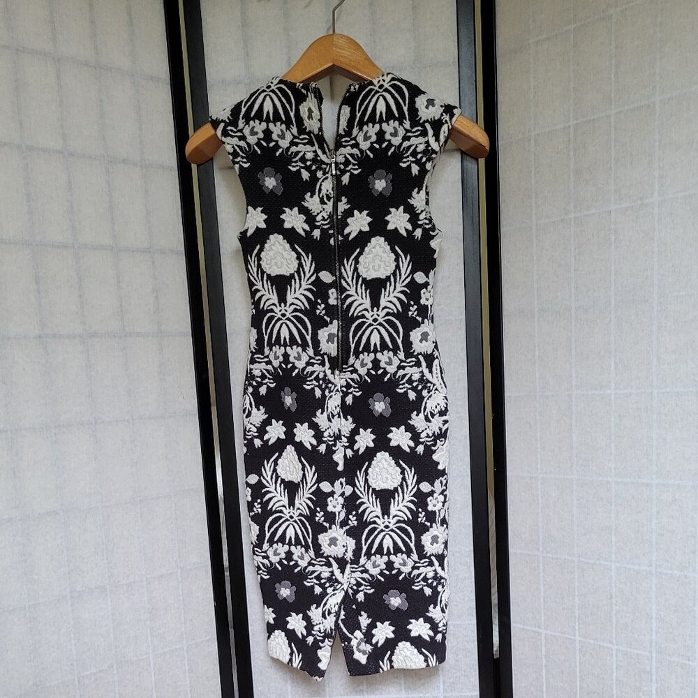 Etienne Floral Sheath Dresses - Picture 5 of 6